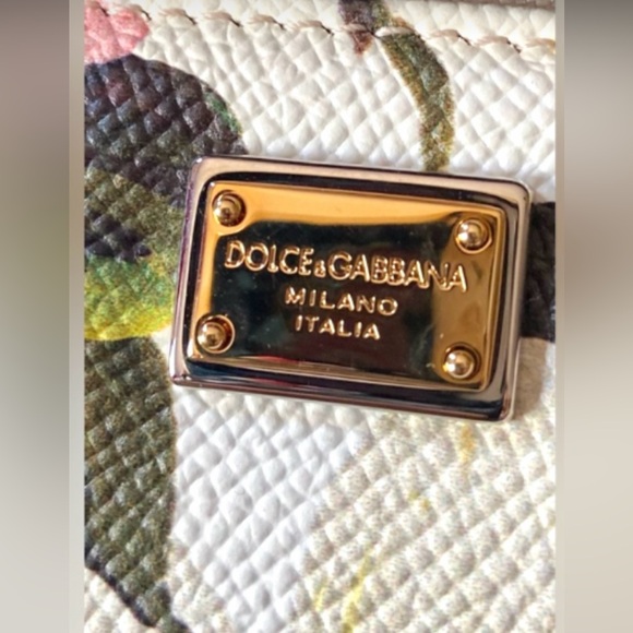 🔥Dolce &Gabbana, Gift done perfect, Authentic, classic style, for loved ones⭐️ - Picture 4 of 13